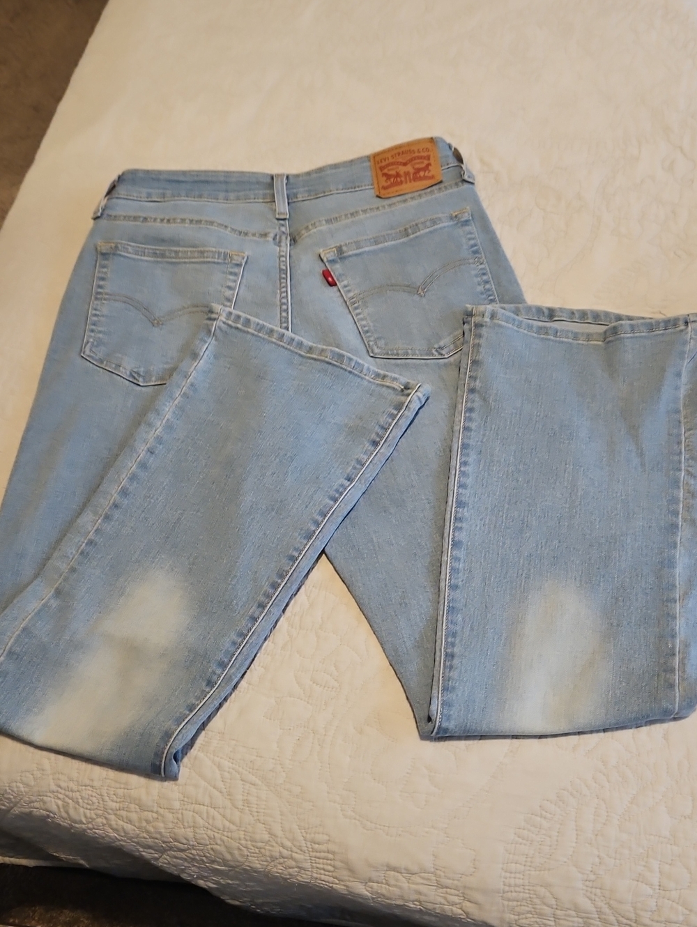 Levi's 725 High Rise Bootcut Jeans